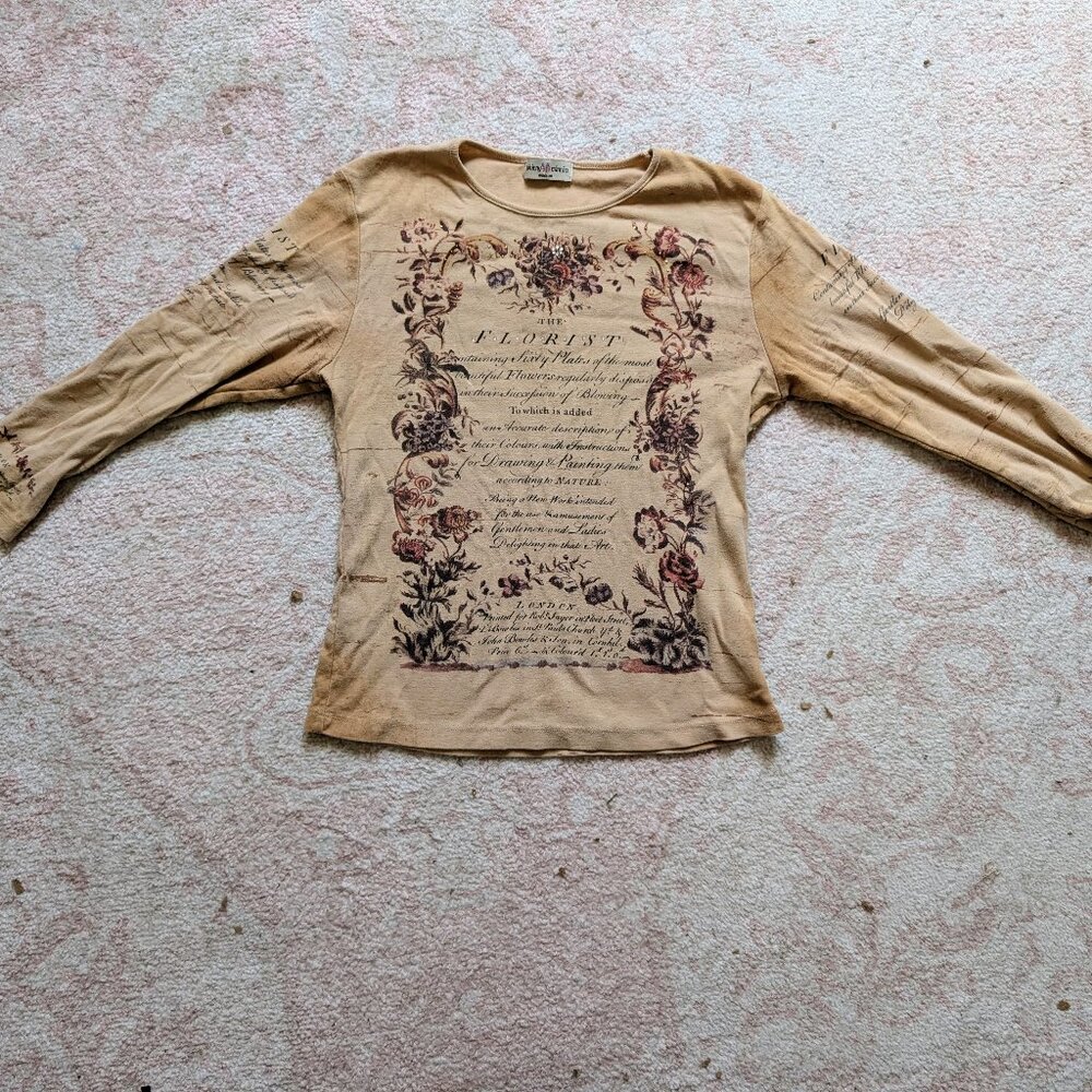 Y2K Printed long sleeve tee!